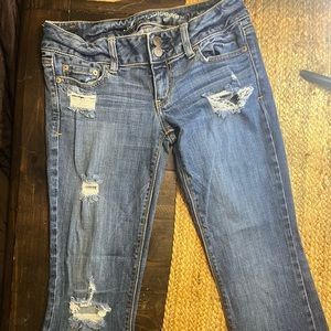 American Eagle “Artist” Flare distressed Stretch Jean Size 4